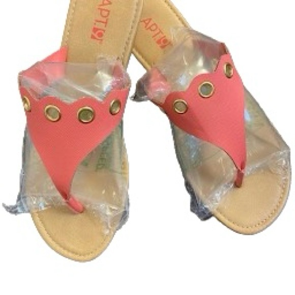 Beautiful Salmon Colored Wedges Apt.9 - Picture 8 of 8